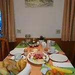 Fischer Guest house