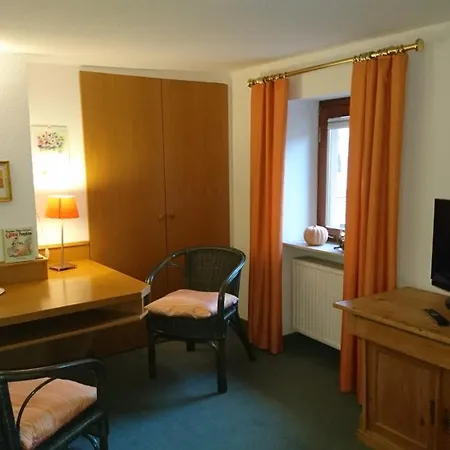 Fischer בית הארחה