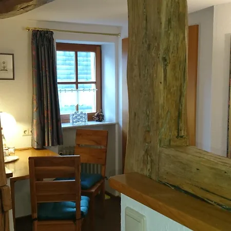 Fischer בית הארחה 3*