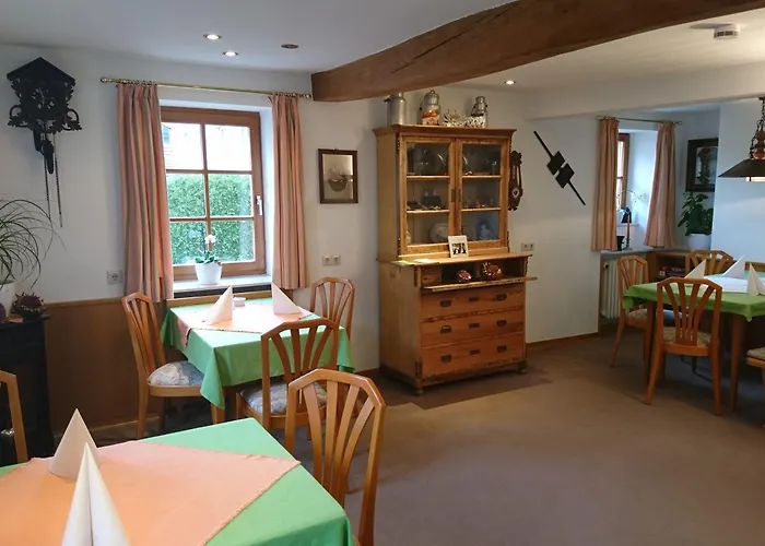 Fischer بيت ضيافة